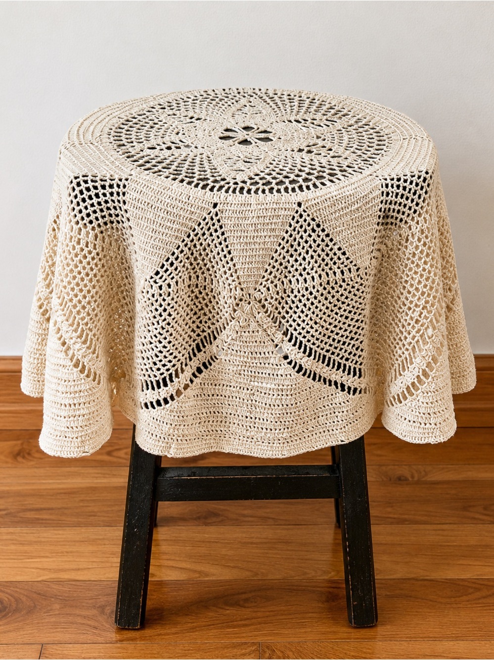 Vintage Handmade Crochet Lace Tablecloth Round Cotton
